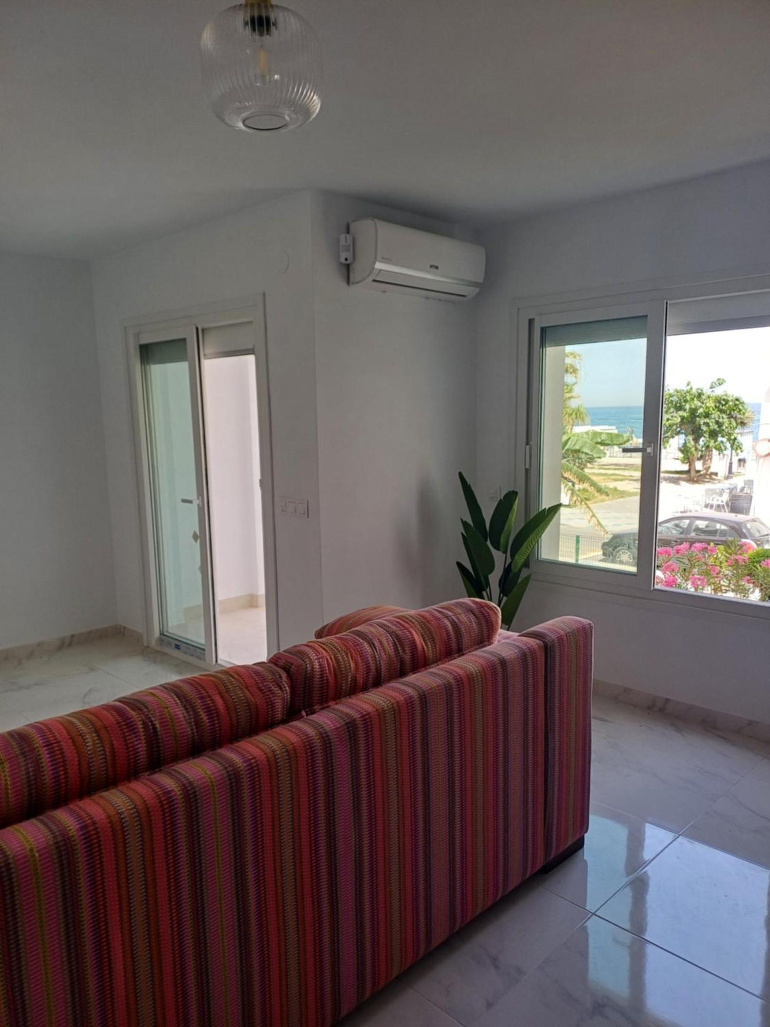 Beautiful Beachfront Newly Renovated 2 Bedroom Apartment With Swimming Pool And Garden سان لويس ذي سابينيل المظهر الخارجي الصورة