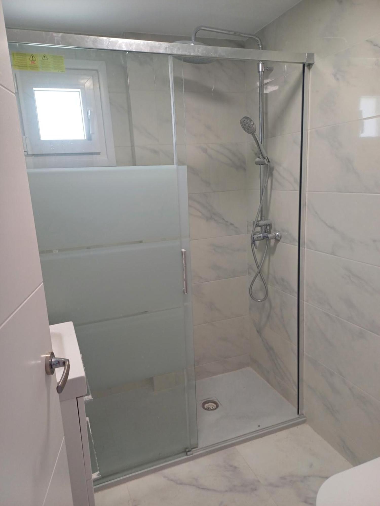 Beautiful Beachfront Newly Renovated 2 Bedroom Apartment With Swimming Pool And Garden سان لويس ذي سابينيل المظهر الخارجي الصورة